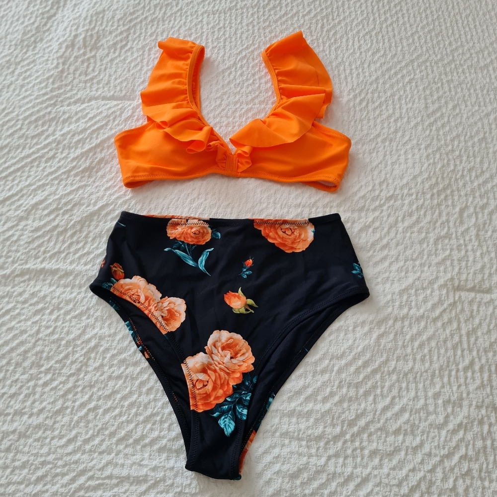 CUPSHE SET OF 2 BIKINI FLORAL SIZE SMALL ORANGE/ BLACK